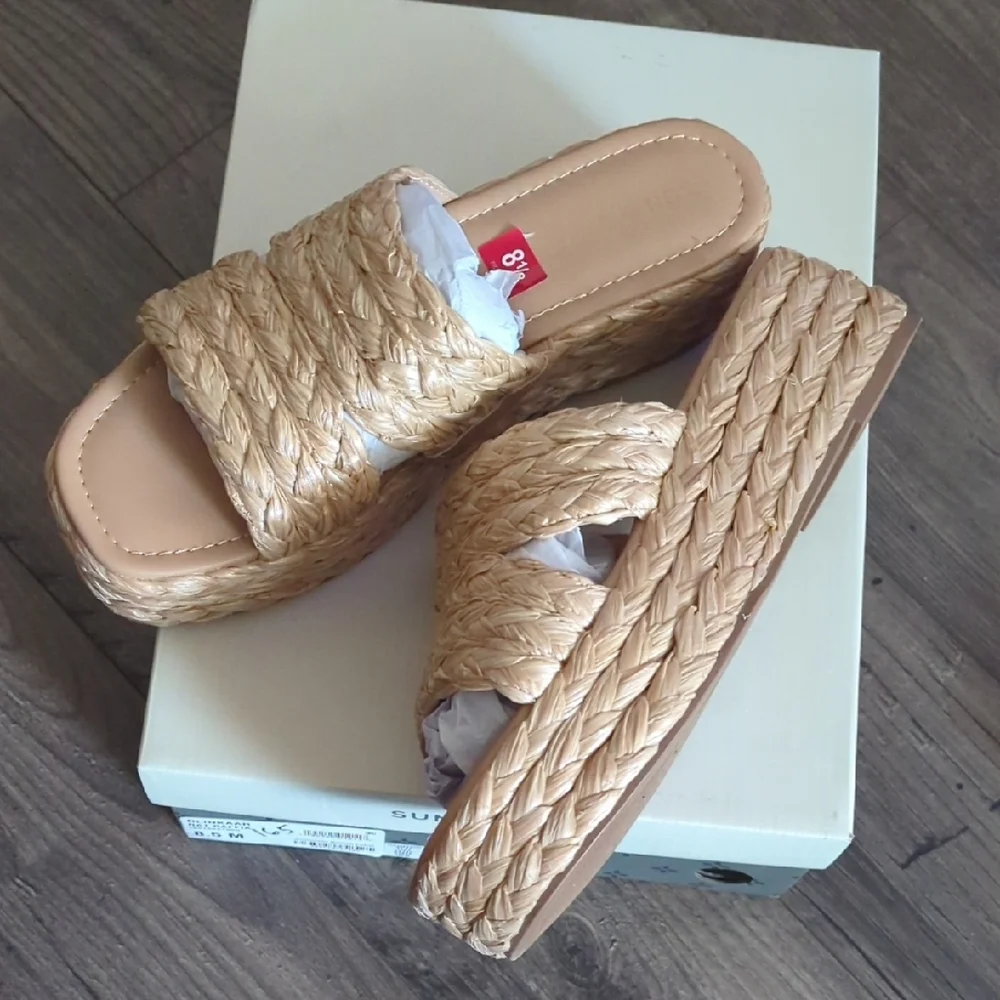Sun + Stone Women's Natural Platform Sandals